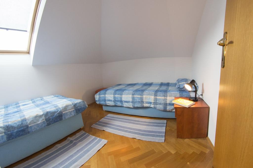 Apartment Oreskovic Otocac Ngoại thất bức ảnh
