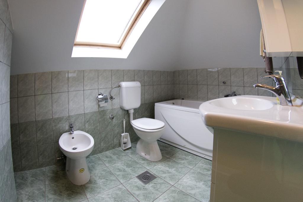 Apartment Oreskovic Otocac Ngoại thất bức ảnh