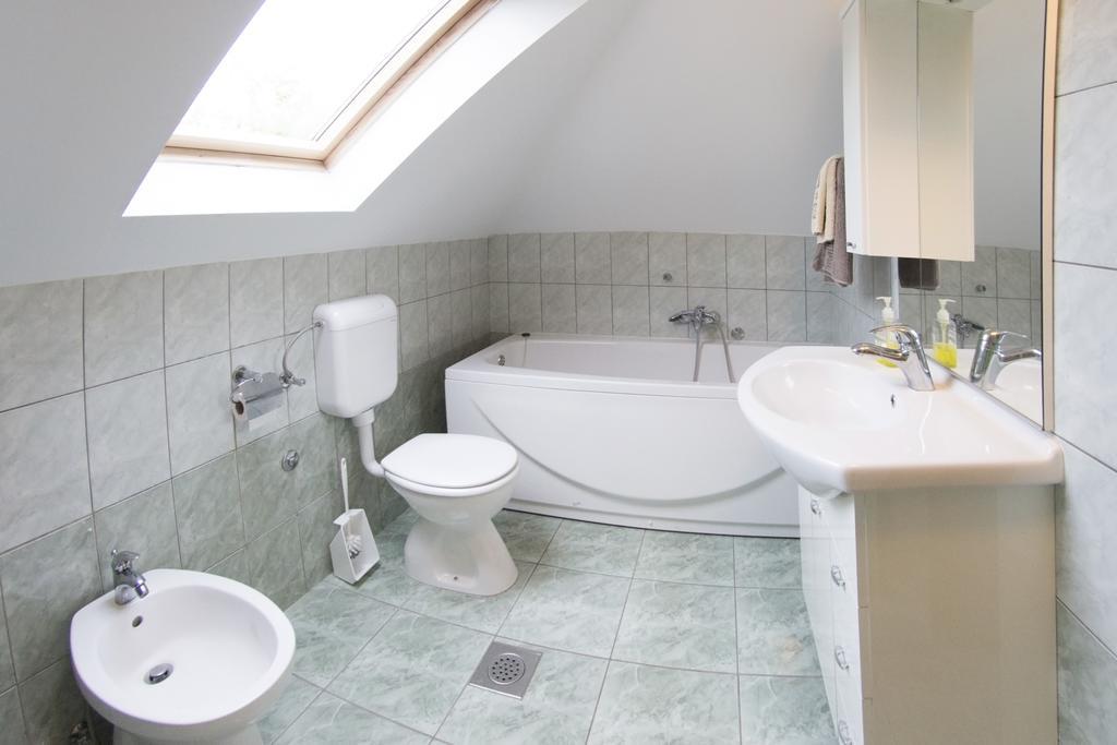 Apartment Oreskovic Otocac Ngoại thất bức ảnh