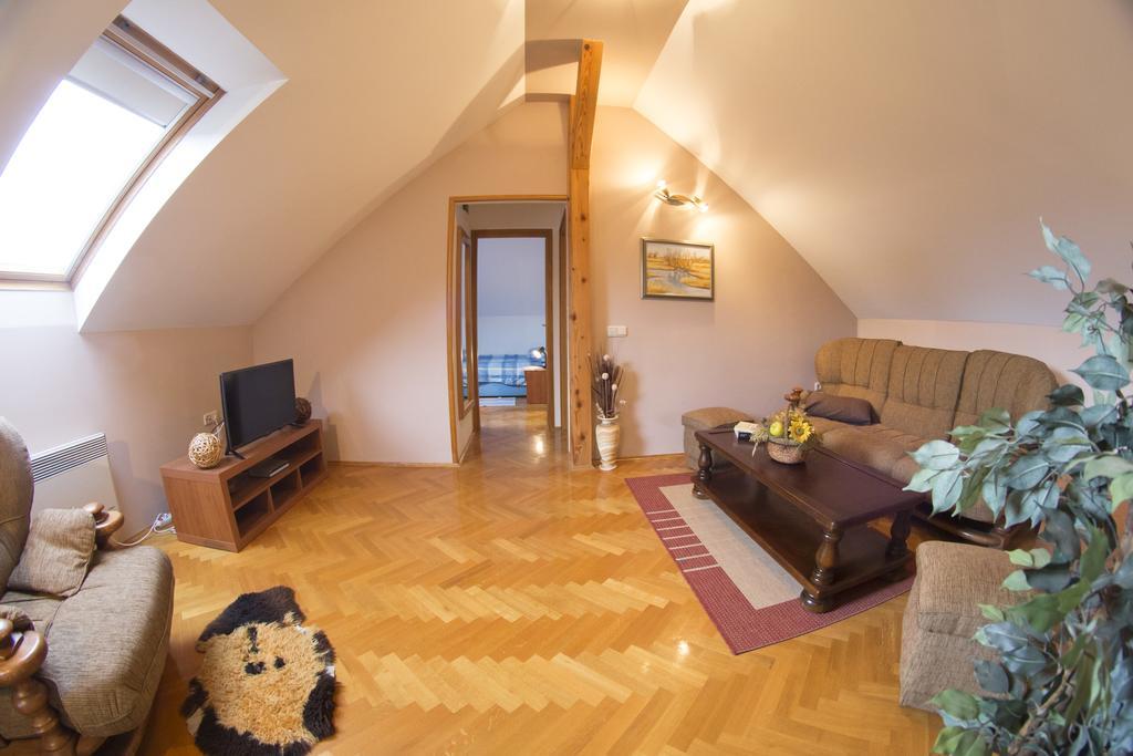 Apartment Oreskovic Otocac Ngoại thất bức ảnh