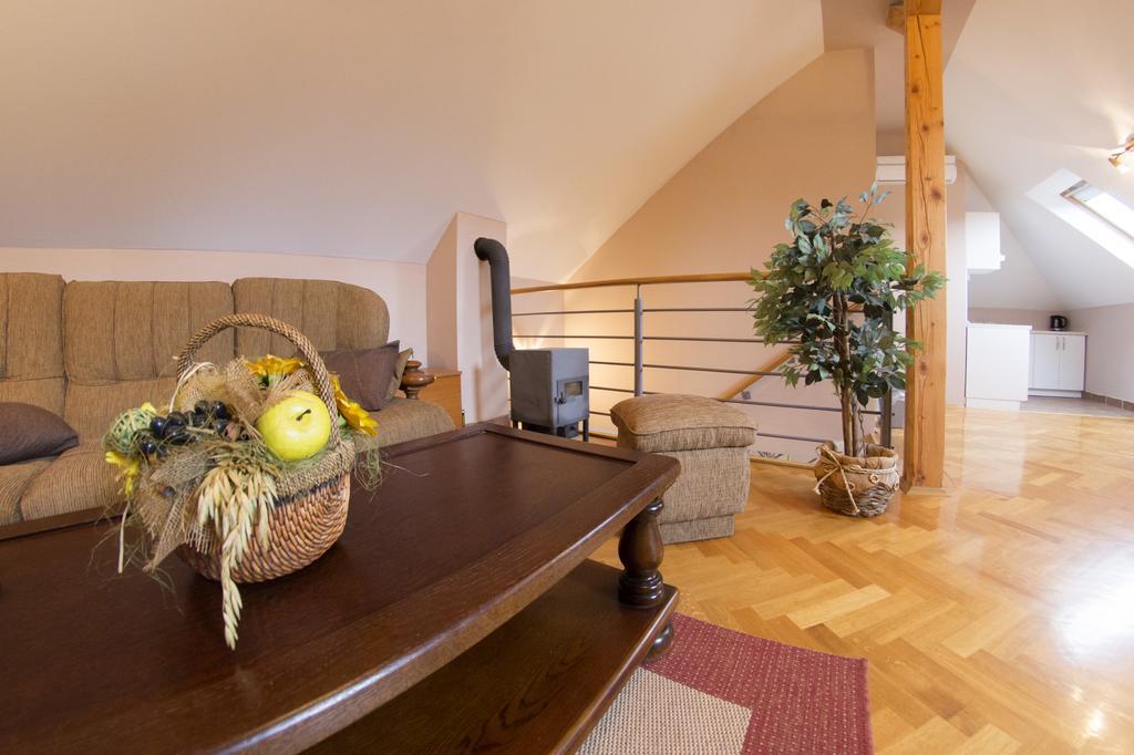 Apartment Oreskovic Otocac Ngoại thất bức ảnh