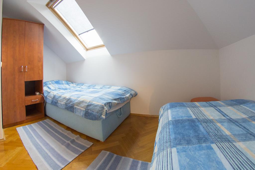 Apartment Oreskovic Otocac Ngoại thất bức ảnh